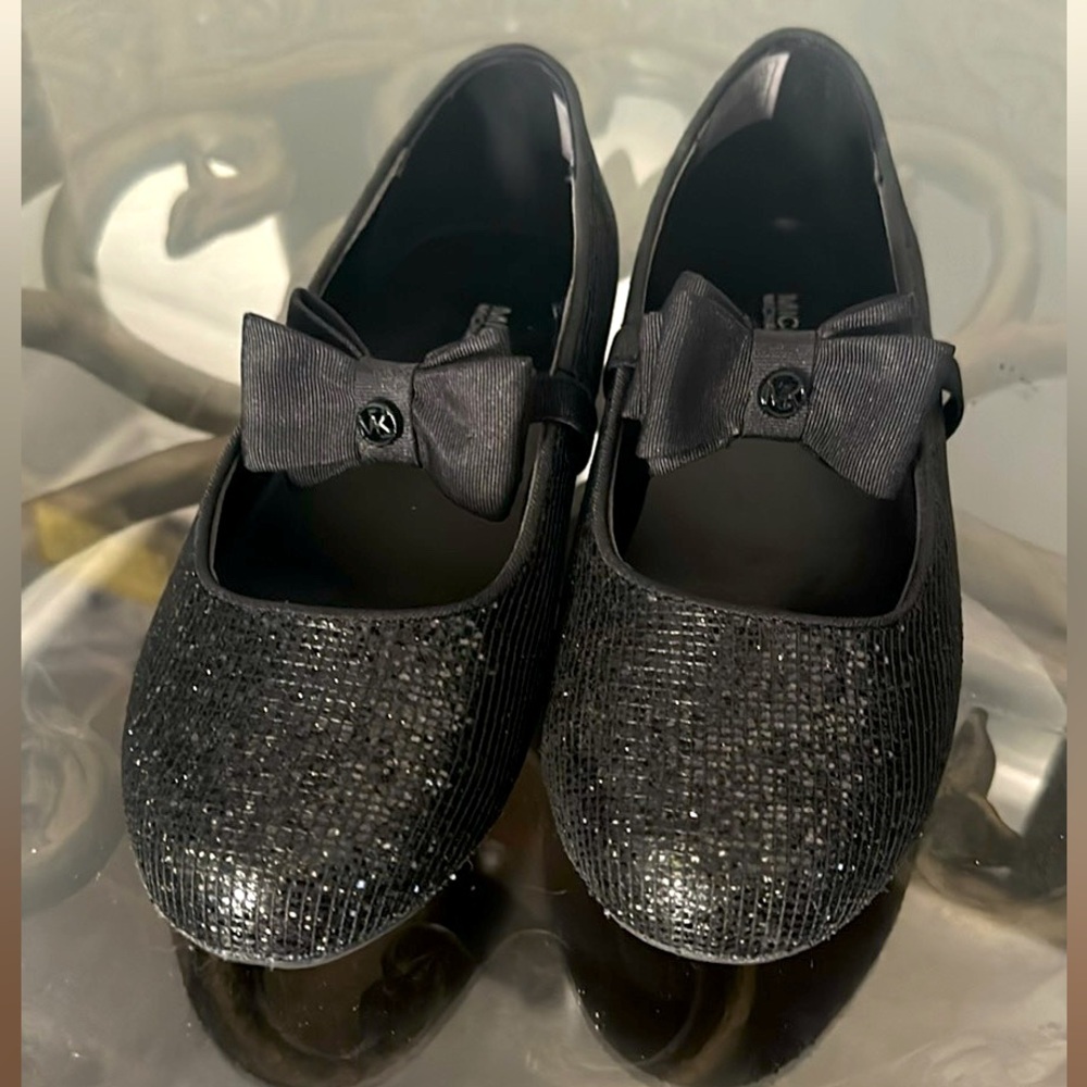 Girls shoes
